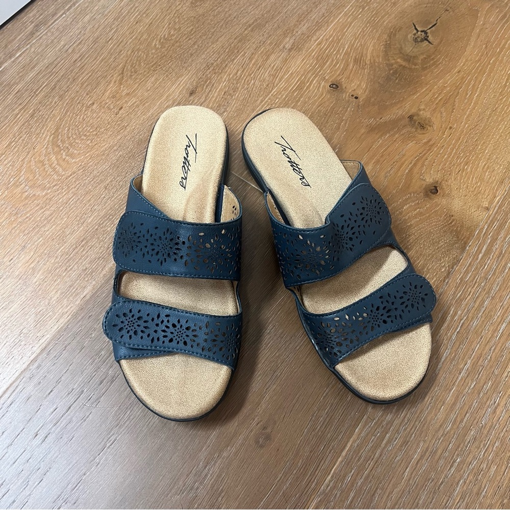 Brand New Trotters Sandals